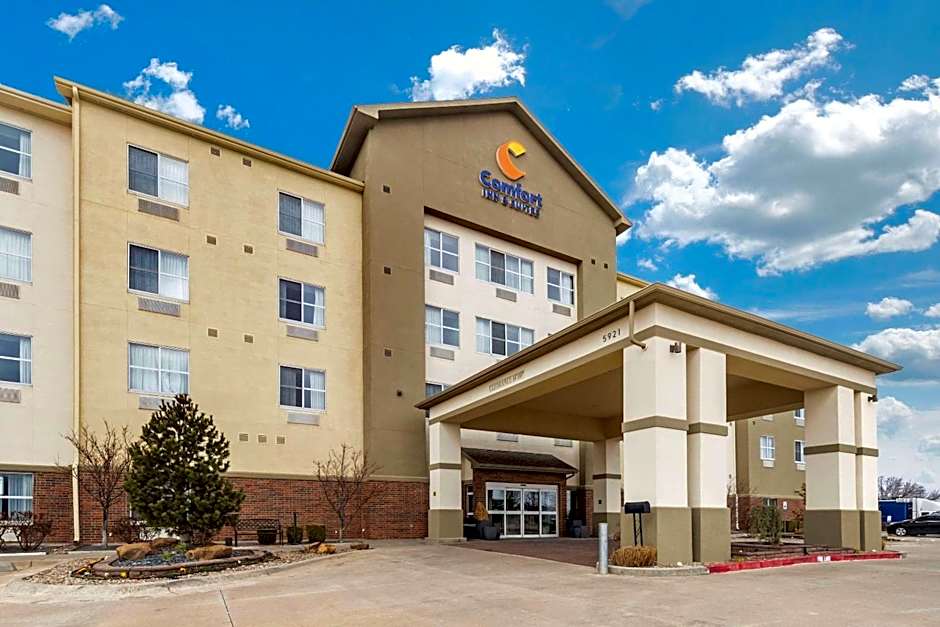 Comfort Inn in Oklahoma City Oklahoma exterior