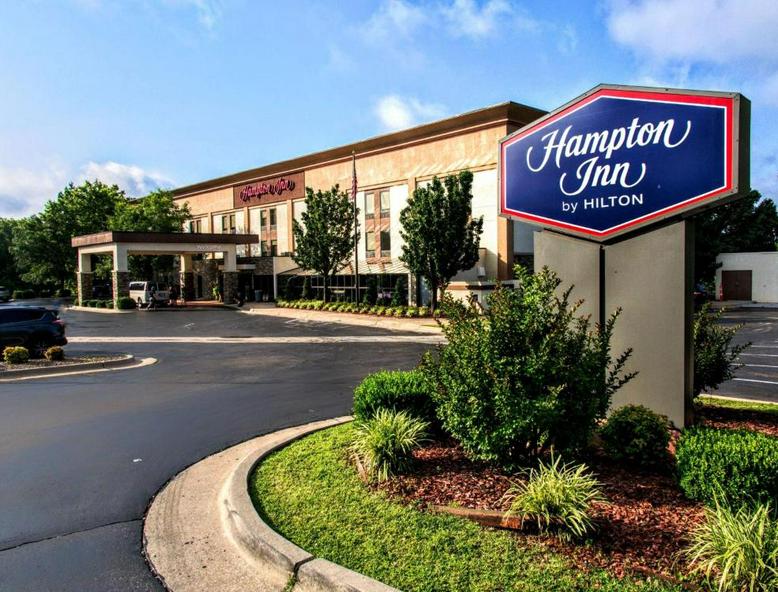 Hampton Inn in Edmond Oklahoma exterior