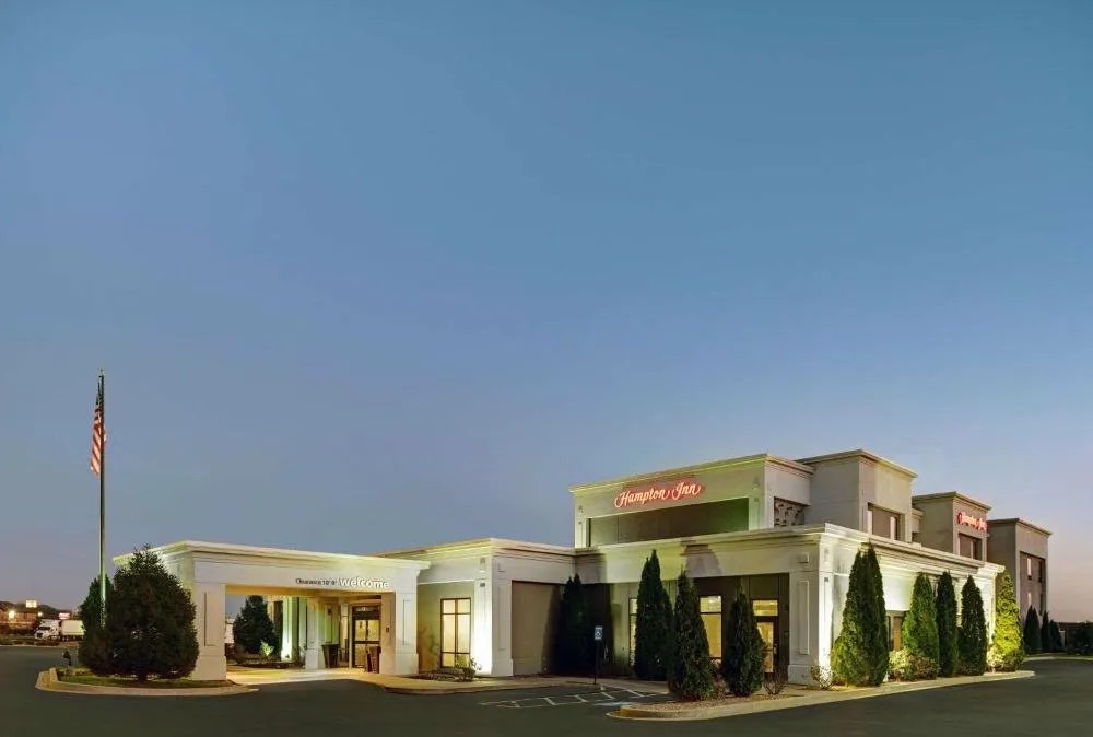 Hampton Inn by Hilton Farmington Missouri exterior — NEXCORE Properties managed hotel
