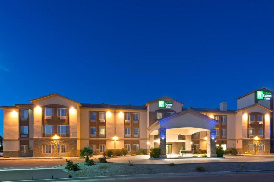 Holiday Inn Express in Casa Grande Arizona exterior