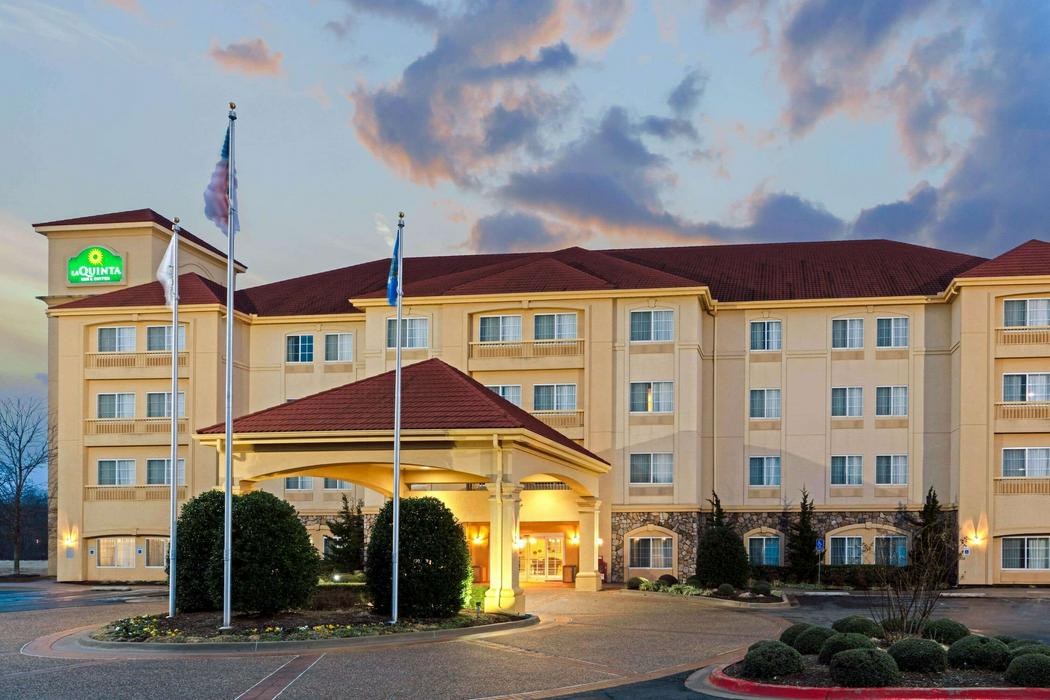La Quinta in Stillwater Oklahoma exterior
